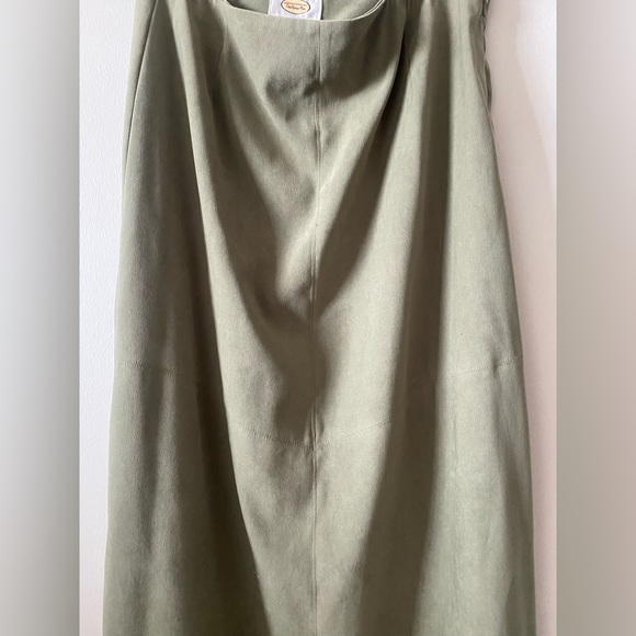 Y2K Talbots Stretch Mid-Rise Suede Floral Perforated Hem Maxi Skirt in Sage - Picture 7 of 10